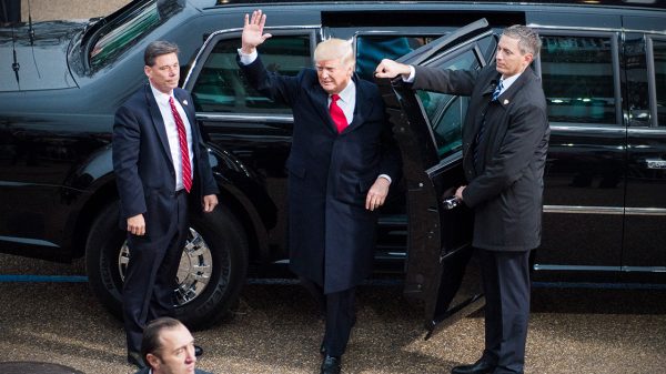 Trump exits limo